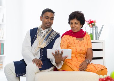 Hint aile, anne ve oğlu ile geleneksel İstanbul