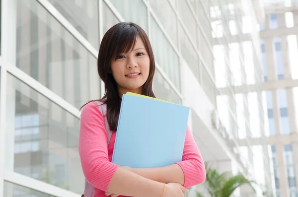 A portrait of an Asian college student on campus — Stock Photo, Image