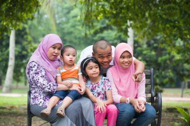 mutlu malay Asya aile aile zaman birlikte pa zevk