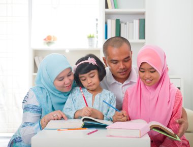 malay aile ile birlikte yaşam tarzı arka plan öğrenme
