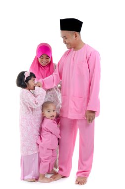 Malay Endonezya ailesi ile izole hari raya vesilesiyle sırasında