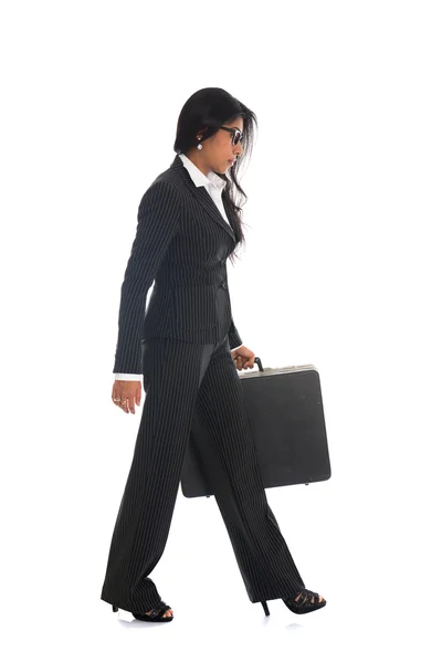 Indyjski biznes kobieta z walizką — Zdjęcie stockowe