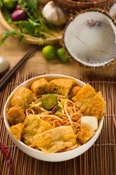 Varm och kryddig singapore mat curry noodle — Stockfoto