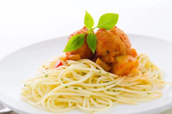 Macarrão de espaguete com molho de carne de tomate — Fotografia de Stock