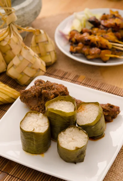 Ramadan food lemang rendang ,focus on lemang — Stock Photo, Image