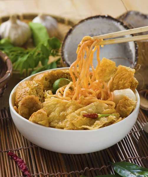 Singapore curry noodle med bakgrunder — Stockfoto