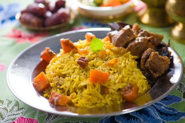 Arabiska ris kött mat med pilaffris — Stockfoto