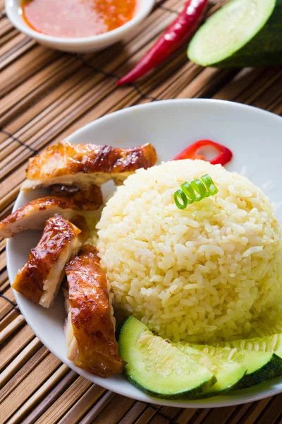 Arroz de frango. Asiático estilo hainan frango arroz closeup — Fotografia de Stock