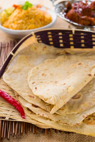 Chapathi with various indian foods in traditional lifestyle — Stock Photo, Image