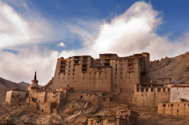 leh, ladakh ortaçağ şehir içinde başgösteren leh Manastırı