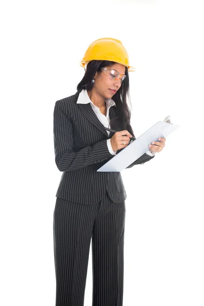 Mujer india arquitecta sonriendo fondo blanco — Foto de Stock