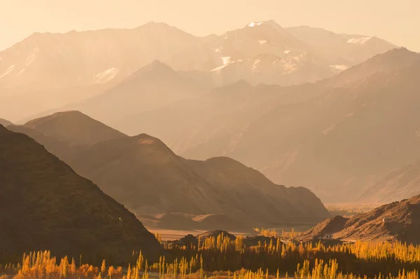 Leh, φάσμα ladakh κατά την Ανατολή του ηλίου, Ινδία — Φωτογραφία Αρχείου