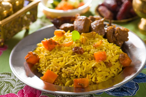 Arabic rice, ramadan foods in middle east usually served with ta — Stock Photo, Image