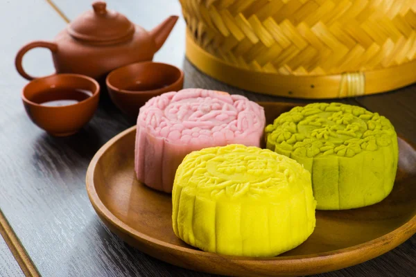 Mooncake for Chinese mid autumn festival foods. The Chinese word — Stock Photo, Image