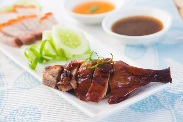 Segmenten van geroosterde eend traditionele chinese keuken — Stockfoto