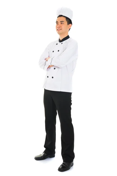 Portret van vertrouwen mannelijke chef-kok glimlachend geïsoleerd op witte backgr — Stockfoto