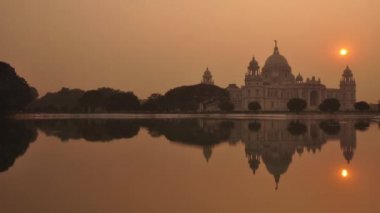 akşam Victoria Anıtı