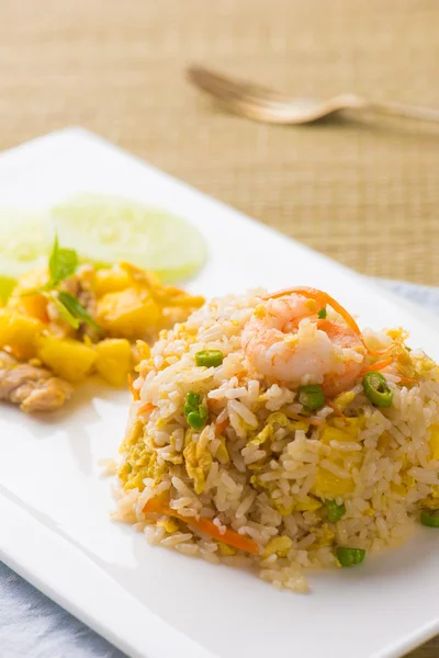 Thai pinapple arroz frito alimento — Fotografia de Stock