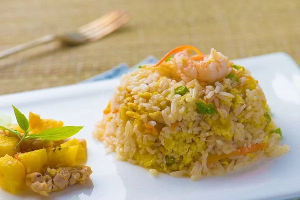 Thai style pineapple fried rice — Stock Photo, Image