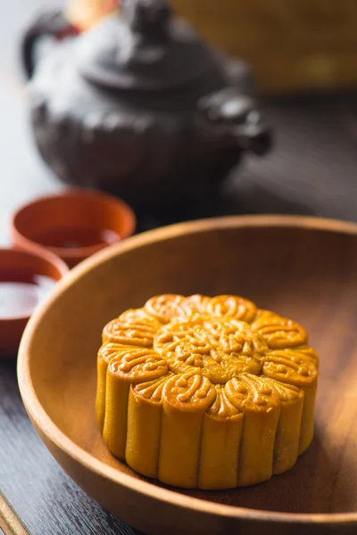 Mooncake and tea — Stock Photo, Image