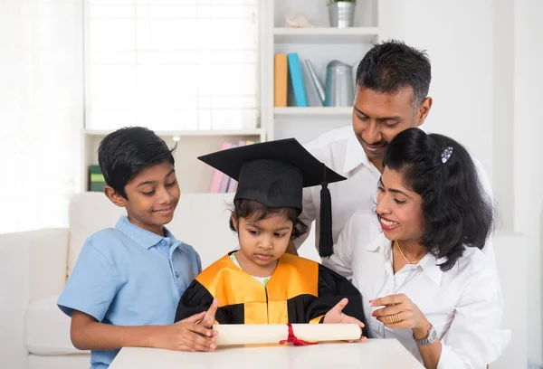 Familia india — Foto de Stock