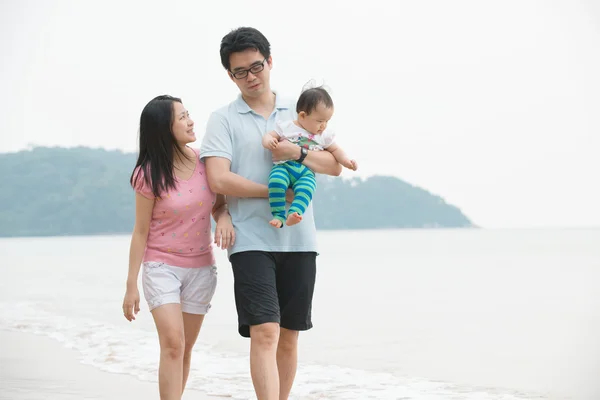 Famiglia asiatica — Foto Stock