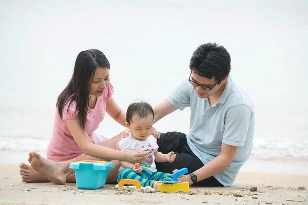 Famiglia asiatica — Foto Stock