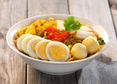 köri laksa şehriye
