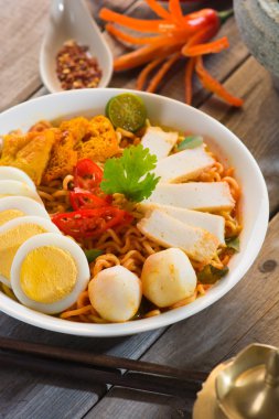 köri laksa şehriye