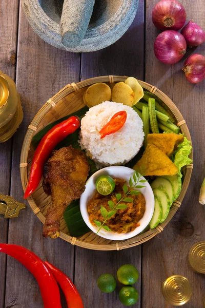 Fried chicken rice — Stock Photo, Image