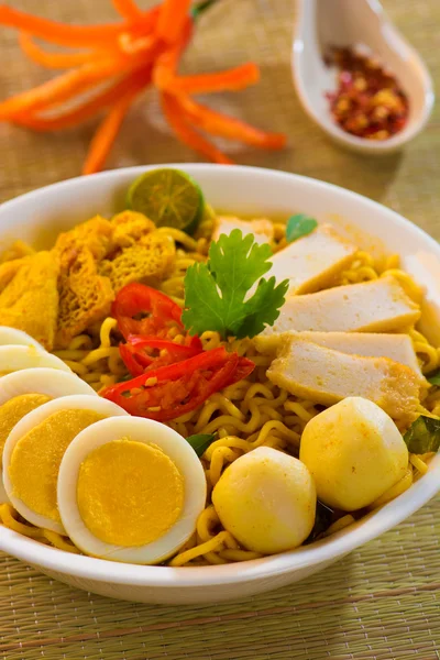 Singapore curry nuudeli — kuvapankkivalokuva