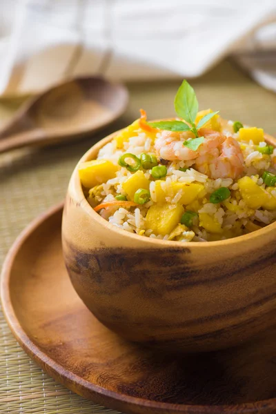 Bowl of pineapple fried rice — Stock Photo, Image