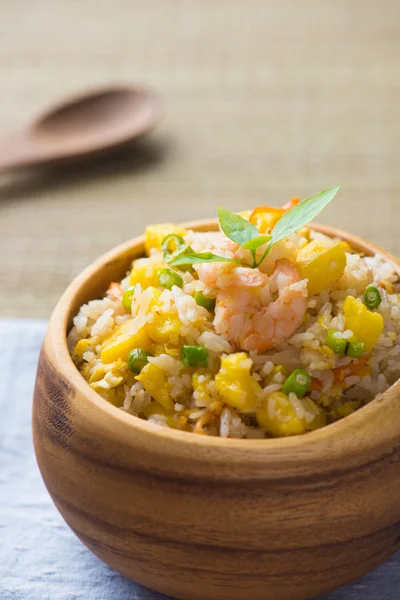 Bowl of pineapple fried rice — Stock Photo, Image