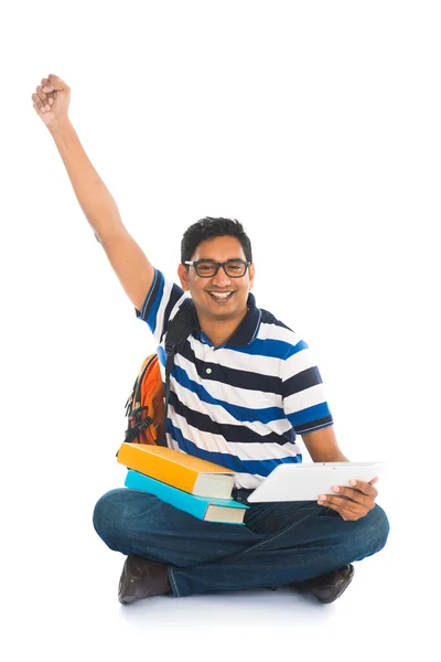 Estudante sentado no chão — Fotografia de Stock