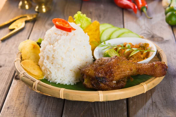 Fried chicken — Stock Photo, Image