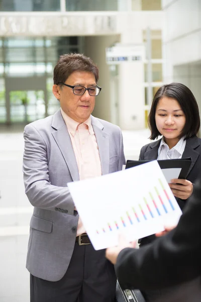 Asiatisches Wirtschaftsteam — Stockfoto