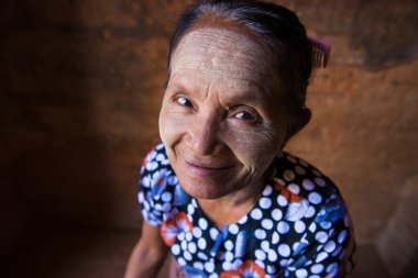 eski Asyalı kadın kıdemli