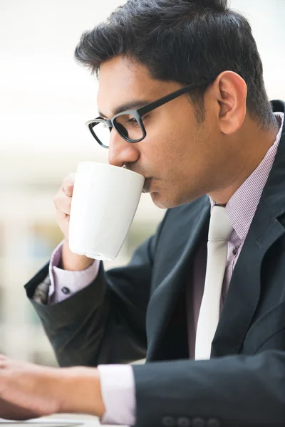 Business man on laptop — Stock Photo, Image