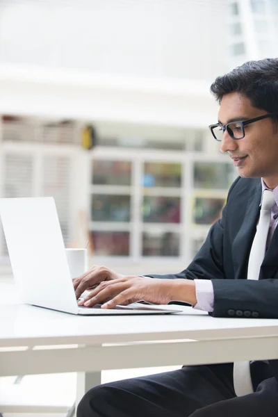 Business man on laptop — Stock Photo, Image