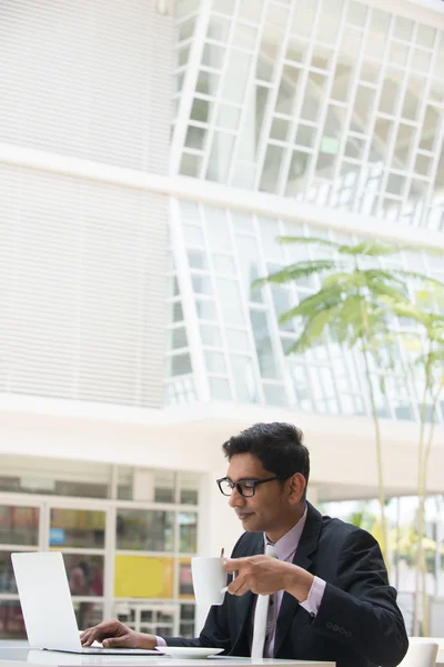 Negocio joven indio — Foto de Stock