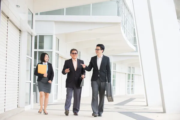 Aziatische business teamvergadering — Stockfoto