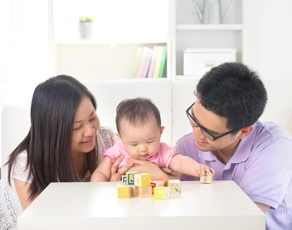 Parents playing with baby — Stock Photo, Image