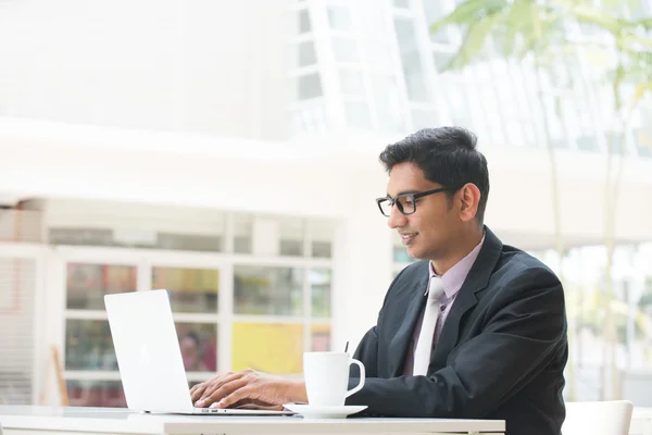 Businessman working on  laptop. — Stock Photo, Image