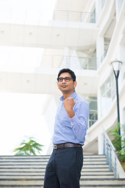 Joven hombre de negocios exitoso — Foto de Stock