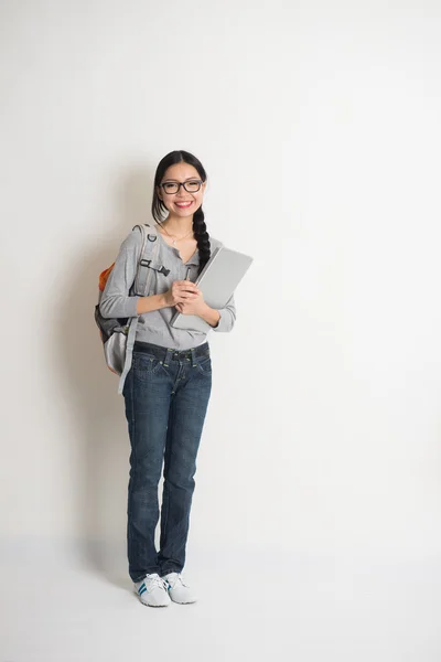 Aziatische vrouwelijke college student — Stockfoto