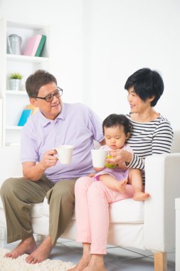 Asya dedesi ile granddaugther