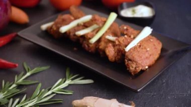 Lezzetli Asya yemeklerinin yakın görüntüsü