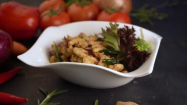 Lezzetli Asya yemeklerinin yakın görüntüsü