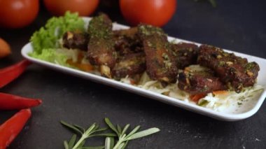 Lezzetli Asya yemeklerinin yakın görüntüsü