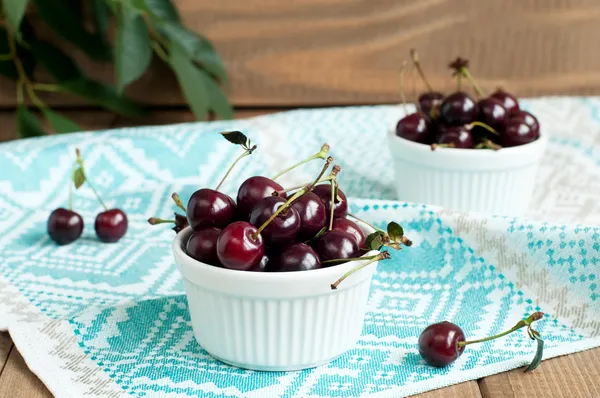 Fresh cherries — Stock Photo, Image